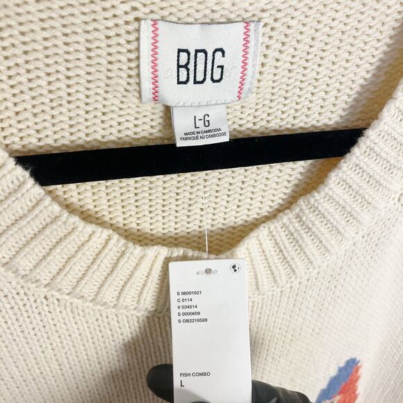 BDG Kurt Fish Graphic Distressed Oversized Fisherman Sweater Size Large New - Picture 3 of 9